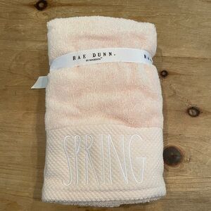 NWT Rae Dunn Set of 2 Hello Spring Bath Hand Towels Pink White Embroidered